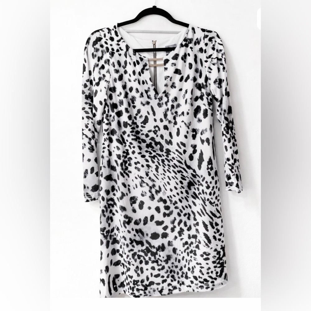 Vince Camuto Black & White Animal Print Shift Dress | Size S